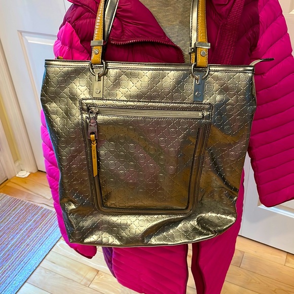 Dana Buchanan silver embossed large zippered tote bag - Picture 1 of 13
